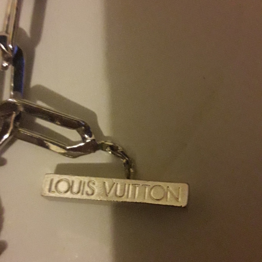 Louis vuitton keychain - Picture 3 of 8